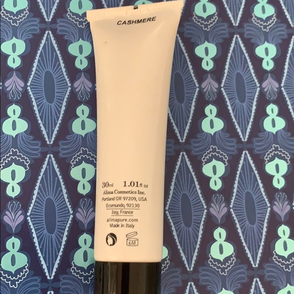 Alima pure Liquid Silk Foundation - only used once - Picture 3 of 3